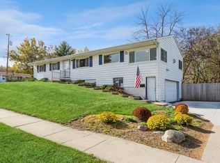 1629 Spruce St, Iowa City, IA 52240