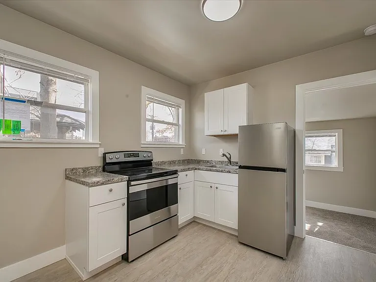 1315 W Jefferson St — Photo 5