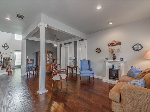 5th image of 1800 N Saint Charles Ave