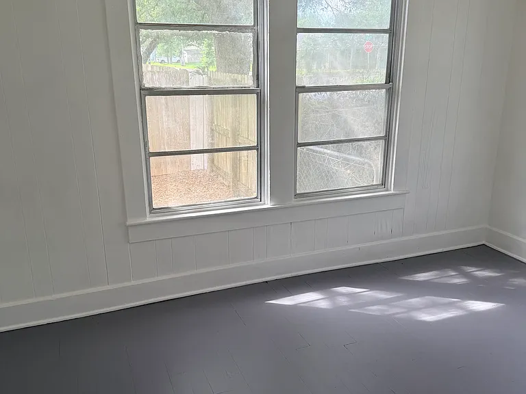 1006 Depot St — Photo 4
