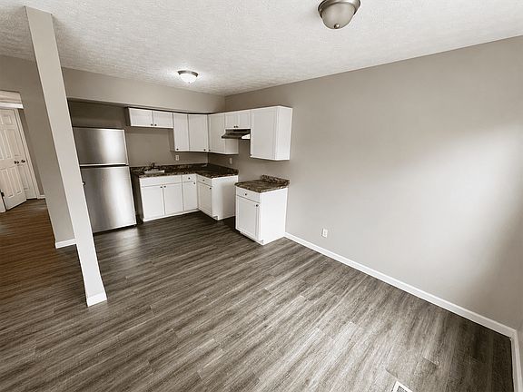 2nd image of 2036 Catalpa Dr APT B