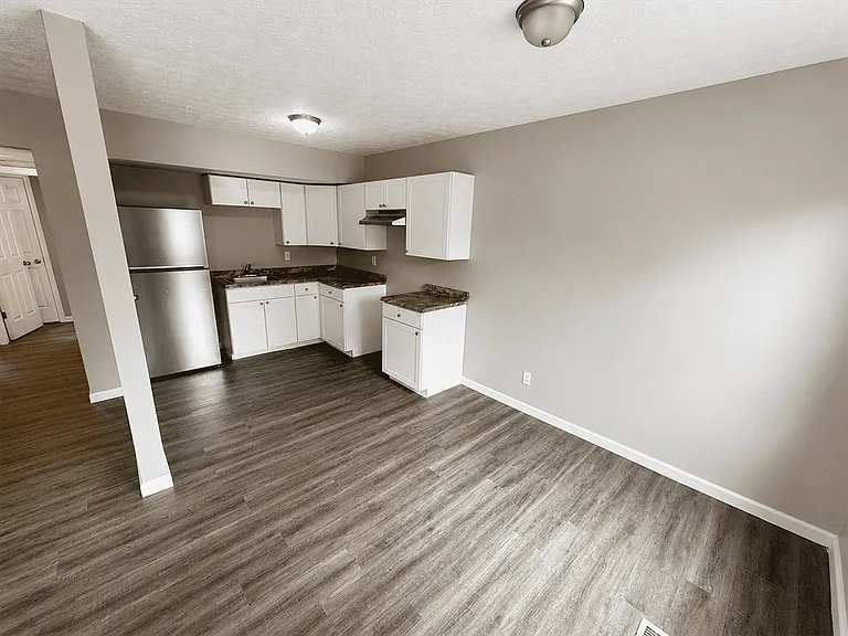 2036 Catalpa Dr #B — Photo 2