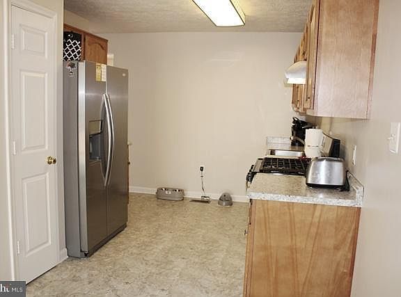 5th image of 1110 Kings Crest Dr