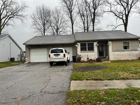 303 Valleywoods Dr, Swanton, OH 43558