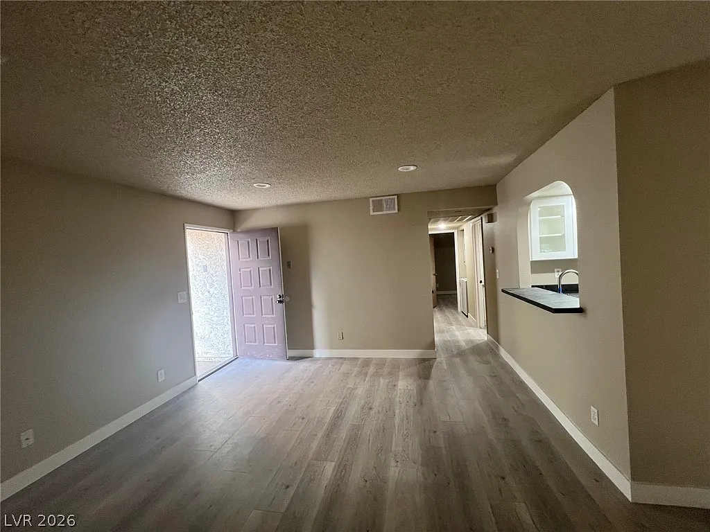 2 bed, 2.0 bath, 1073 sqft, $1,650 — Photo 4