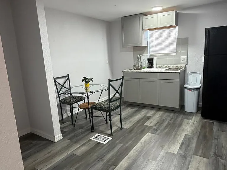4025 Crofford Ave #4 — Photo 6