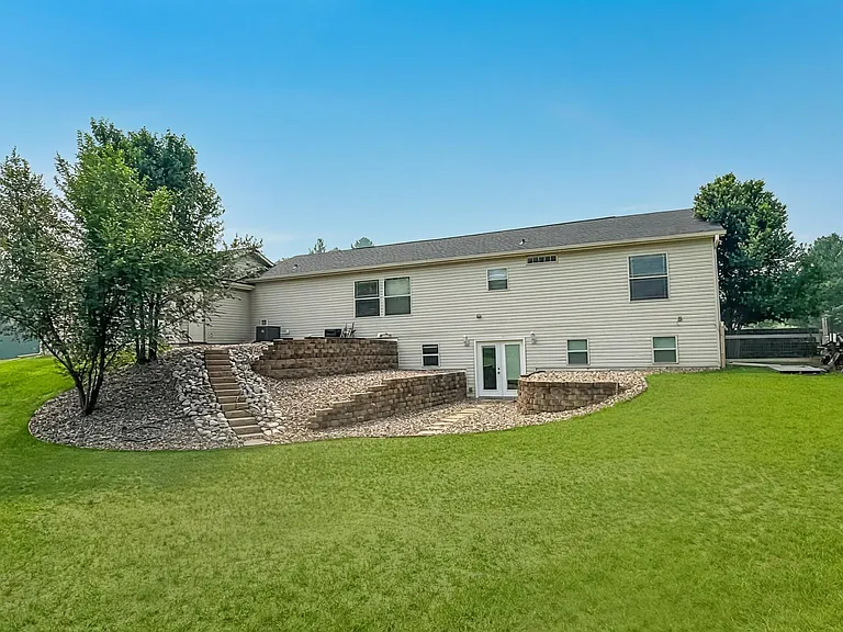 N9060 Pilar Rd — Photo 2