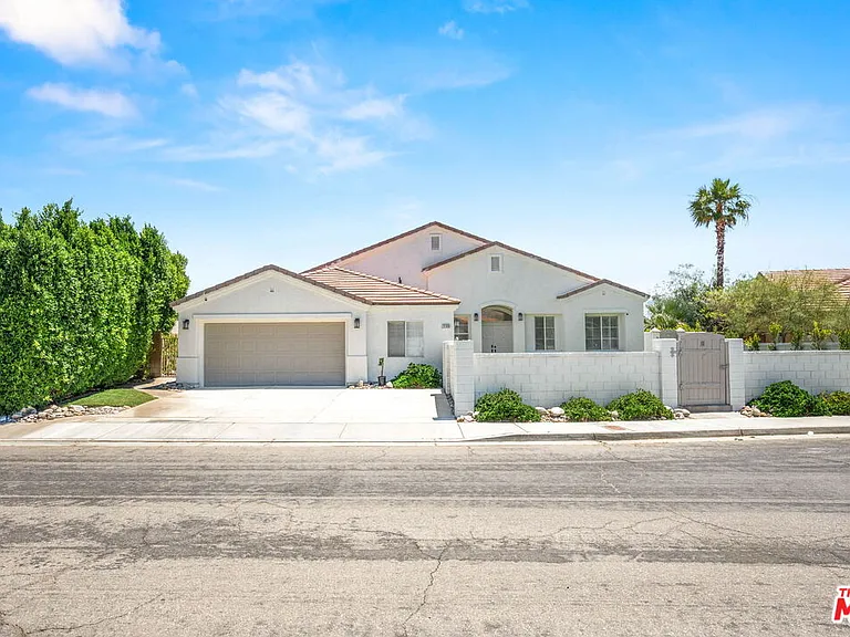 3260 N Avenida San Gabriel Rd — Photo 1