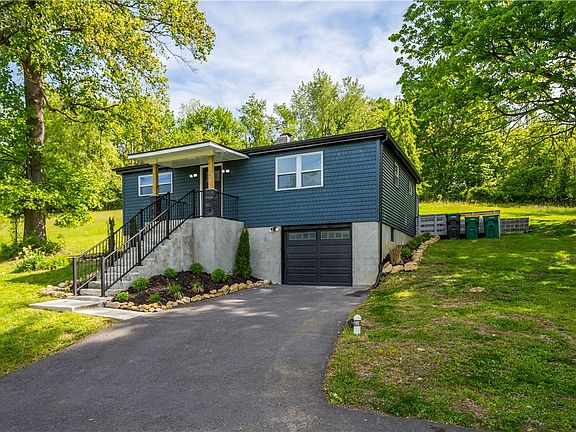4th image of 933 Boyce Rd