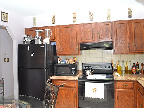5th image of 6 Kimberly Ave
