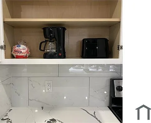 3 bed, 1200 sqft, $2,000 — Photo 2