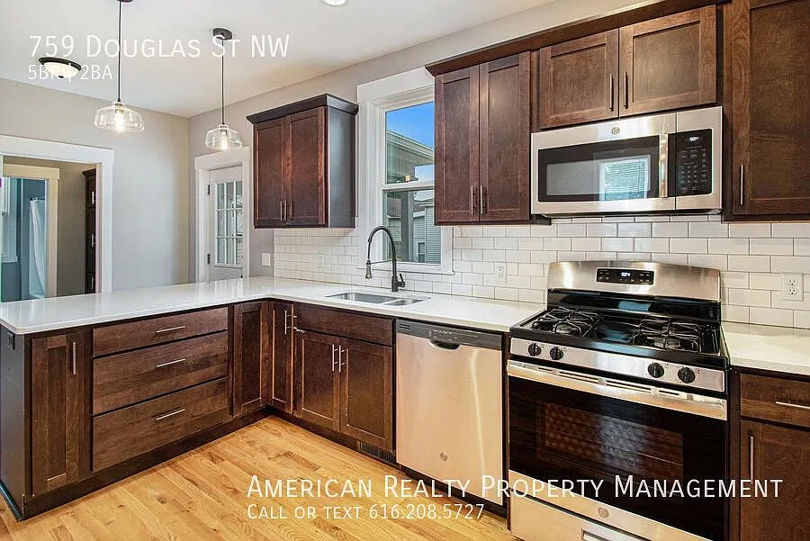 5 bed, 1920 sqft, $3,500 — Photo 3