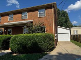 1775 Jeff Rd, Huntsville, AL