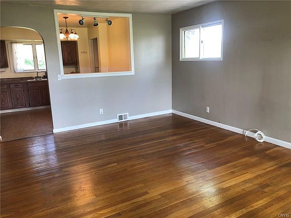 2nd image of 3687 Levydale Park