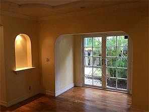 1st image of 700 SE 5th Ct