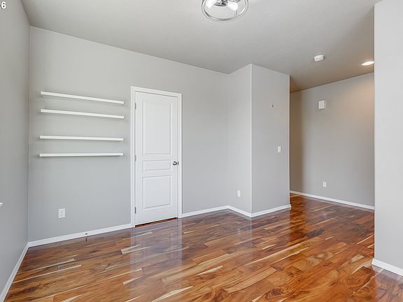 5th image of 2538 Denton St