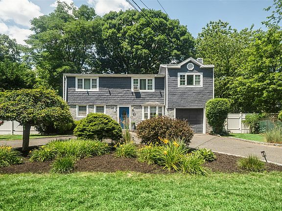 2nd image of 1634 N Gardiner Dr