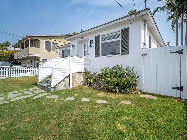 1536 Bonnie Brae St — Photo 30