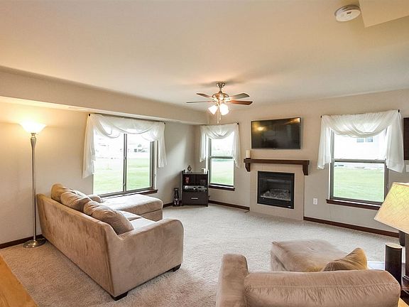5th image of 1517 Cedar Springs Dr