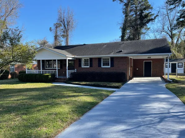 2121 Woodbine Ave, Fayetteville, NC 28303