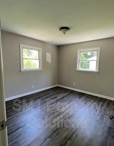1309 Pearson St — Photo 5