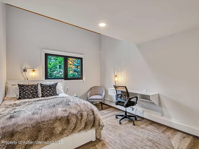 432 Fairway Dr — Photo 16