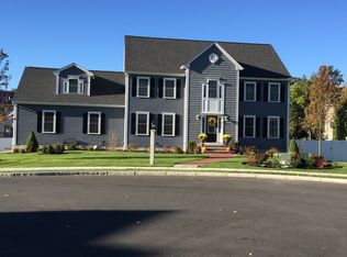 4 Carl Forester Ln, Woburn, MA 01801