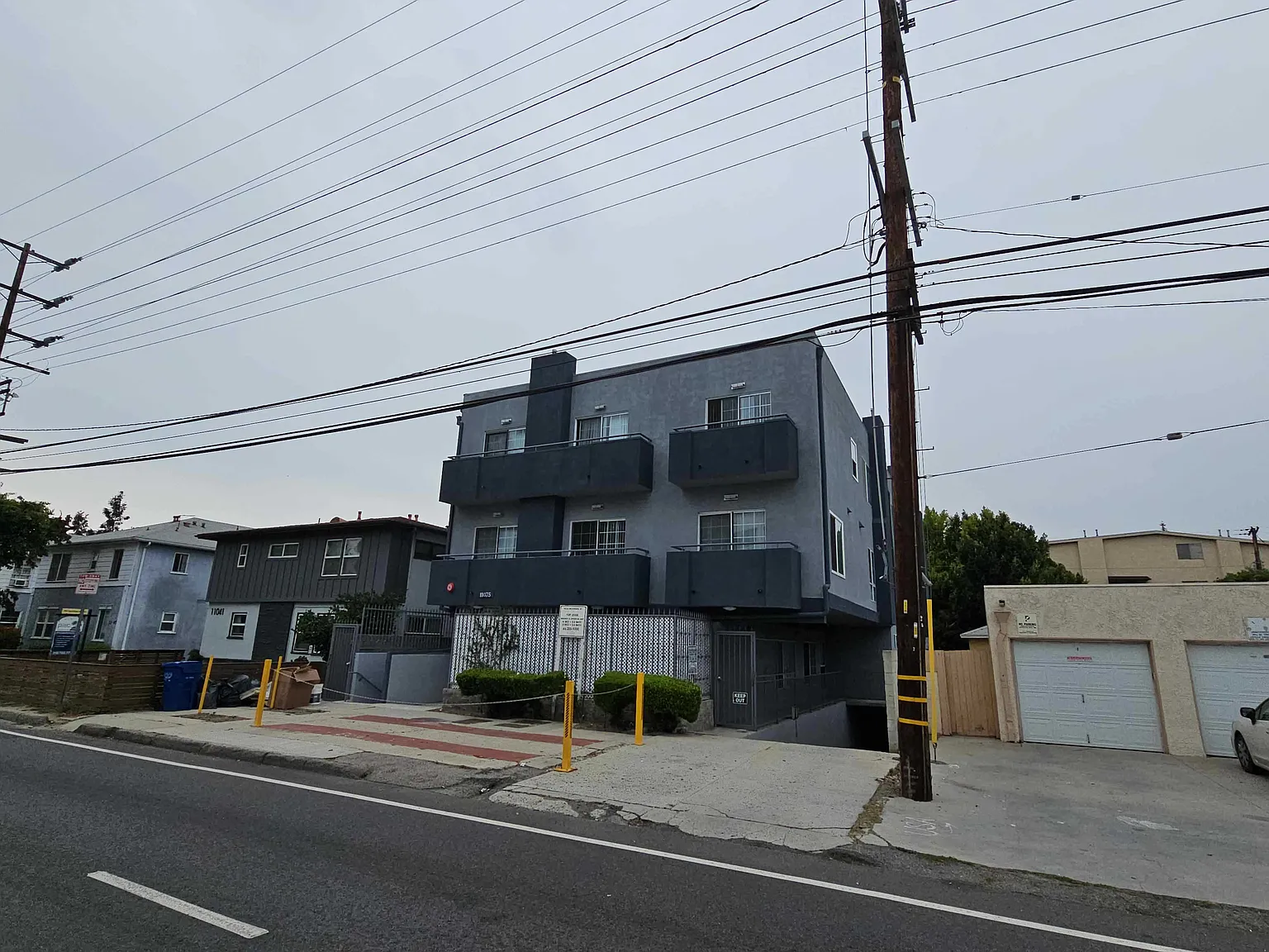 3 bed, $3,295 — Photo 1
