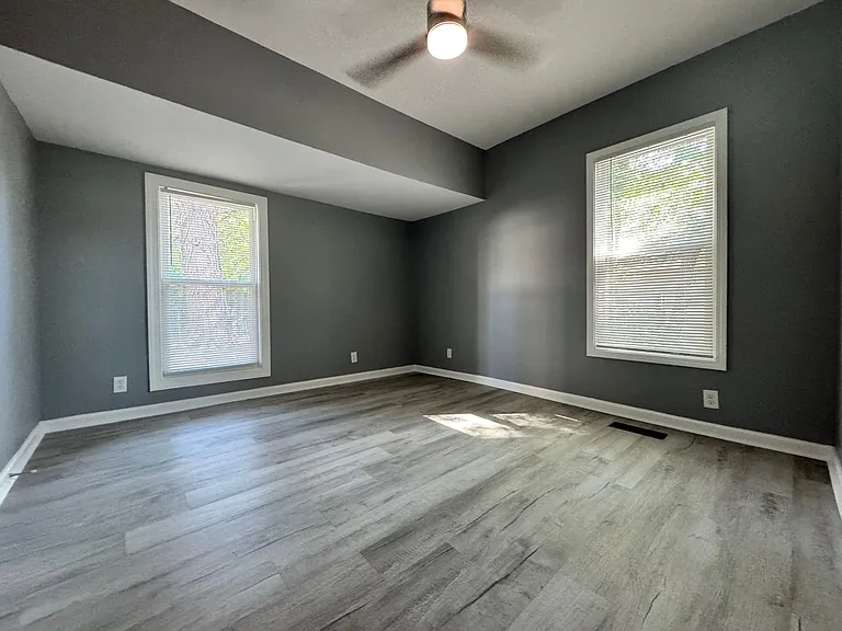 205 Guilford Ave — Photo 9