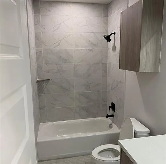 701 N Alexandrite Ave #4 — Photo 4