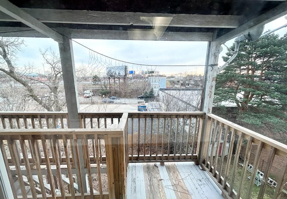 2nd image of 133 Buttonwood St #3