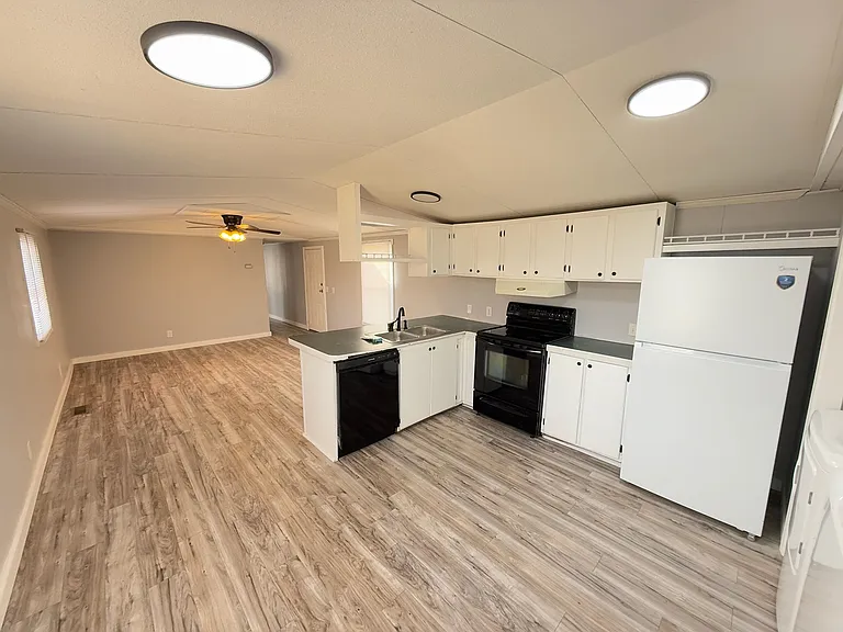 2937 Gastonia Hwy — Photo 1