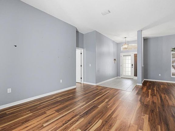 4th image of 5237 Bloomfield Blvd
