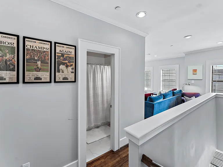 1504 Knox St — Photo 11