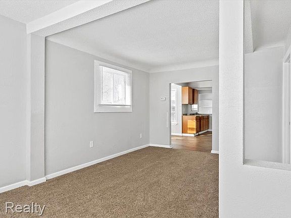 4th image of 202 Haltiner St