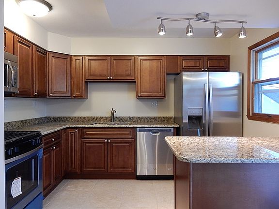 2nd image of 2619 Campbell St