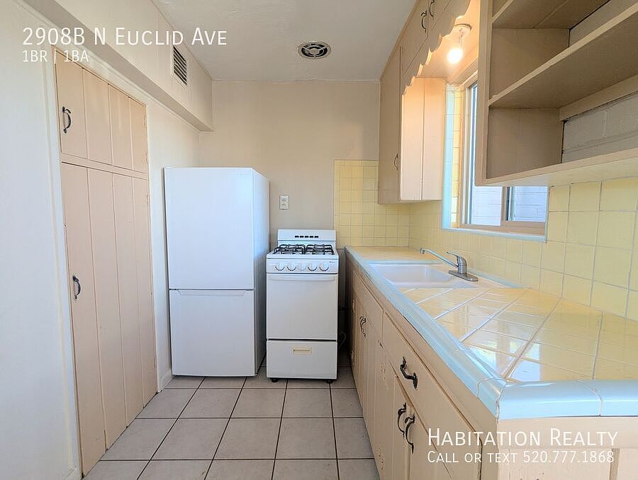 1st image of 2908B N Euclid Ave