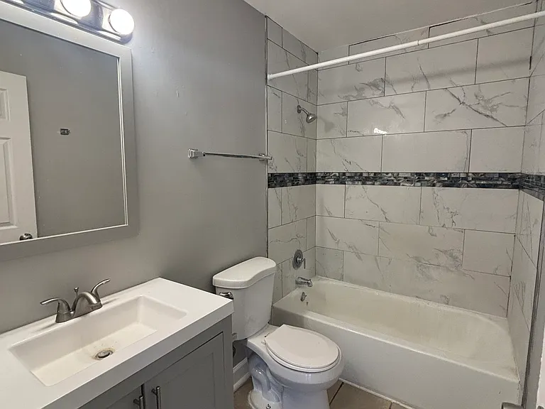 21907 Jeffrey Ave — Photo 6