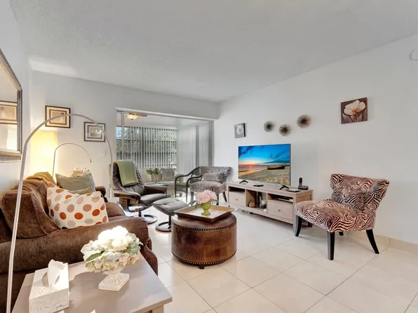 2950 NW 46th Avenue #211C, Lauderdale Lakes, FL 33313
