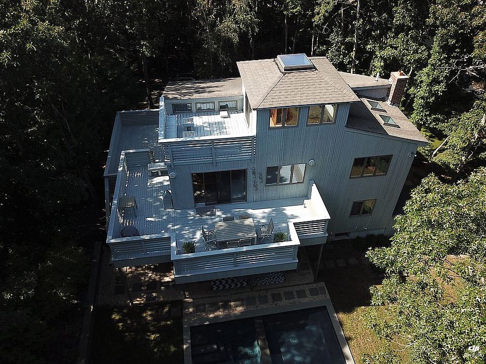 1st image of 12 Shady Rest Dr