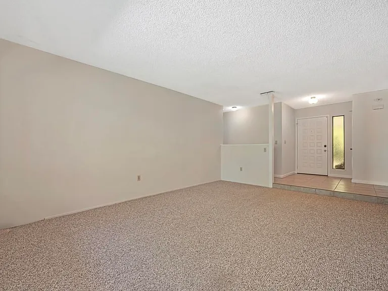 1545 Wimbledon Dr — Photo 32