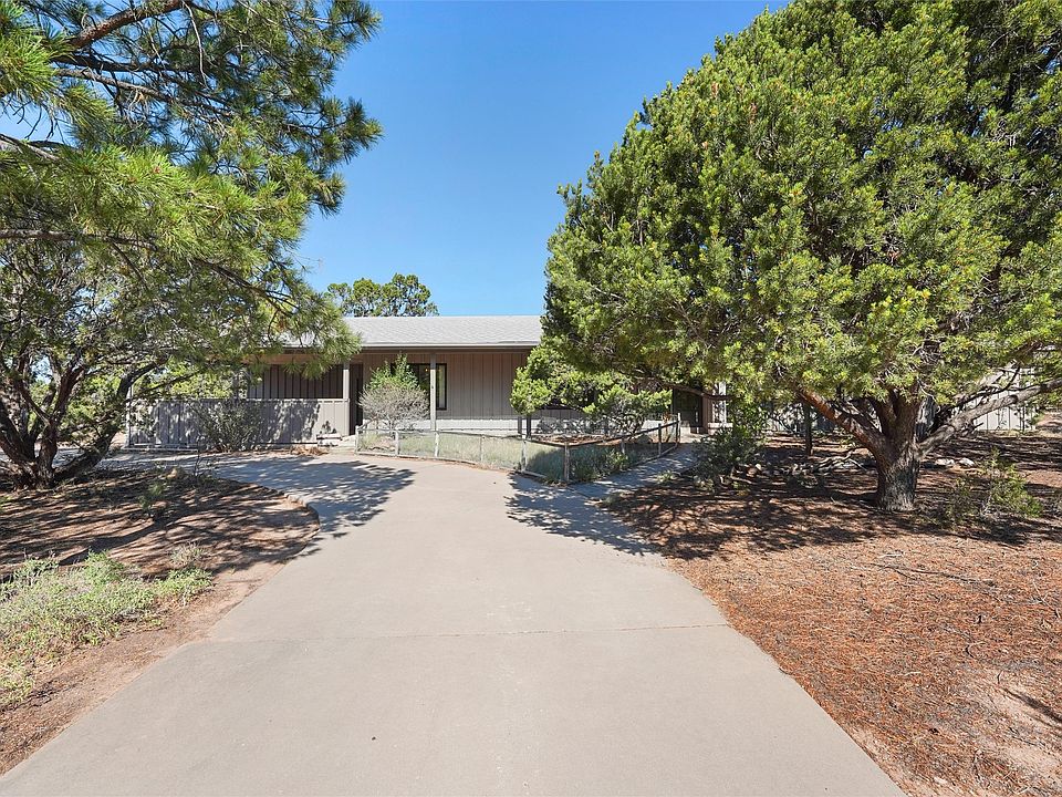 1st image of 427 Estante Way