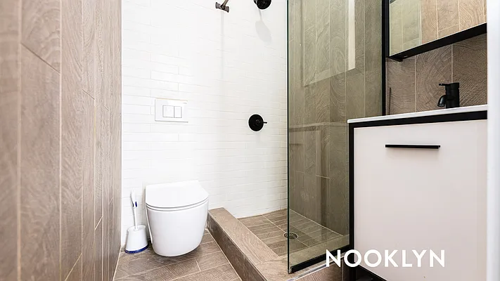 Rented by Nooklyn NYC LLC | media 32