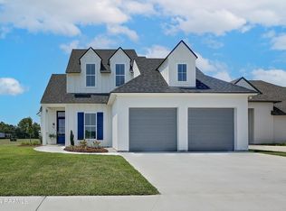 101 Queen Palm Cir, Broussard, LA 70518