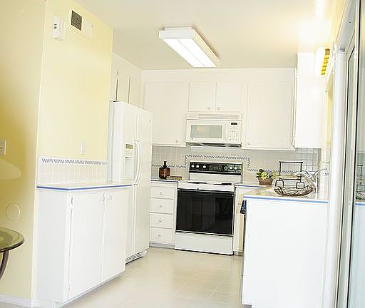 5th image of 1002 Strayer Dr