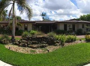 15741 Turnberry Dr, Miami Lakes, FL 33014