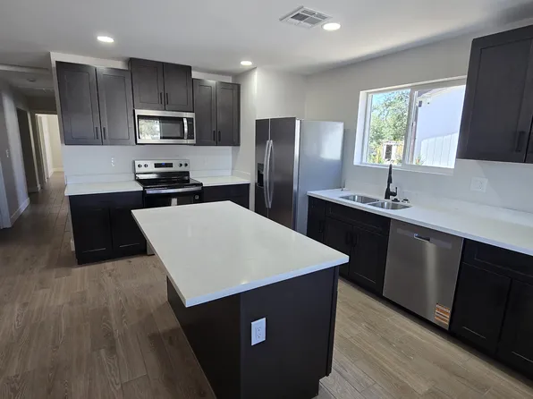 754 S 96th Pl #B, Mesa, AZ 85208
