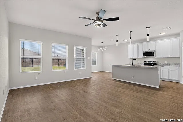 3 bed, 2.0 bath, 1703 sqft, $1,795 — Photo 4