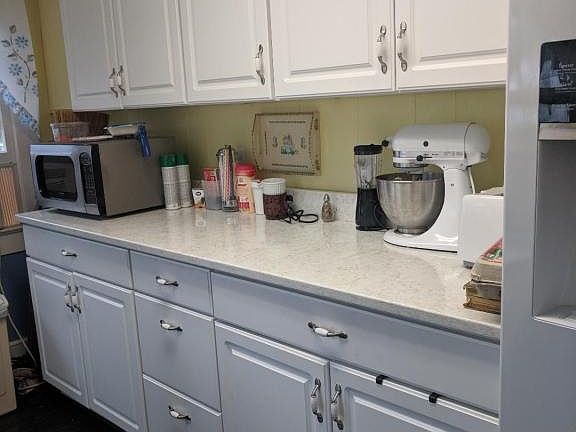 2nd image of 406 Magnolia Ave