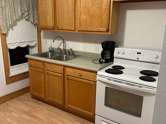 3rd image of 133 Lincoln St #2